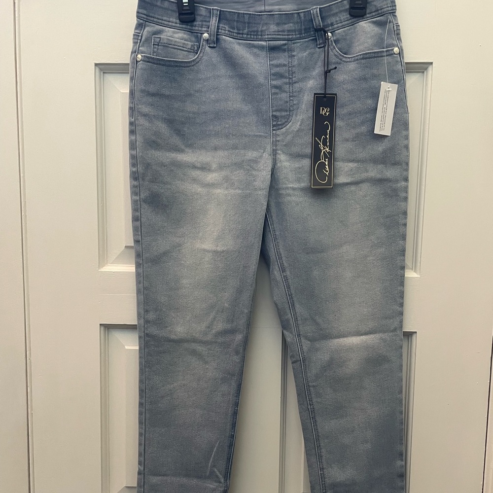 NWT DG2 Diane Gilman Stone Washed Denim Sexy Straight Leg Jeans Size Medium